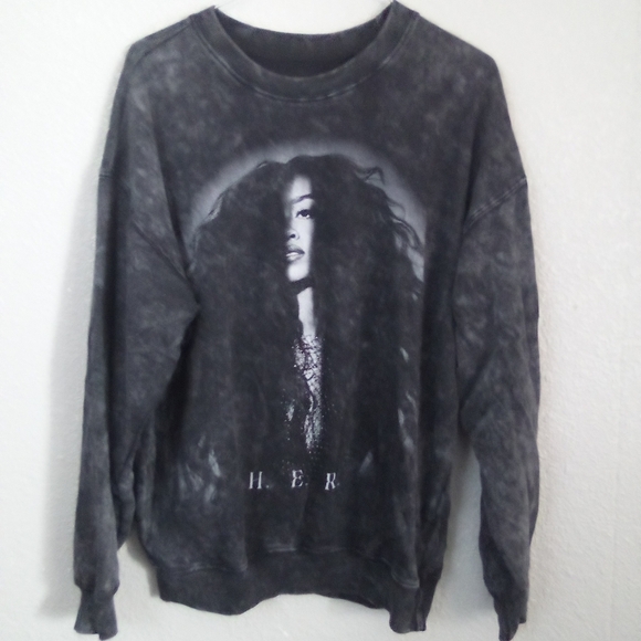 H.E.R. Graphic Sweatshirt ( Box DU ) - Picture 1 of 3